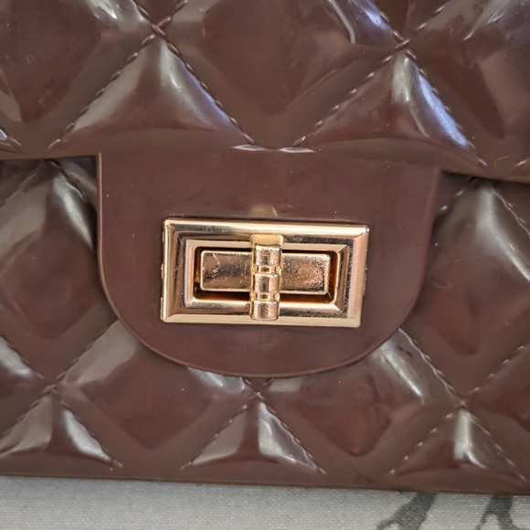 Diamond Quilted Elodie Crossbody Bag Gold Accent Hardware Detachable Gold Strap - Picture 10 of 11